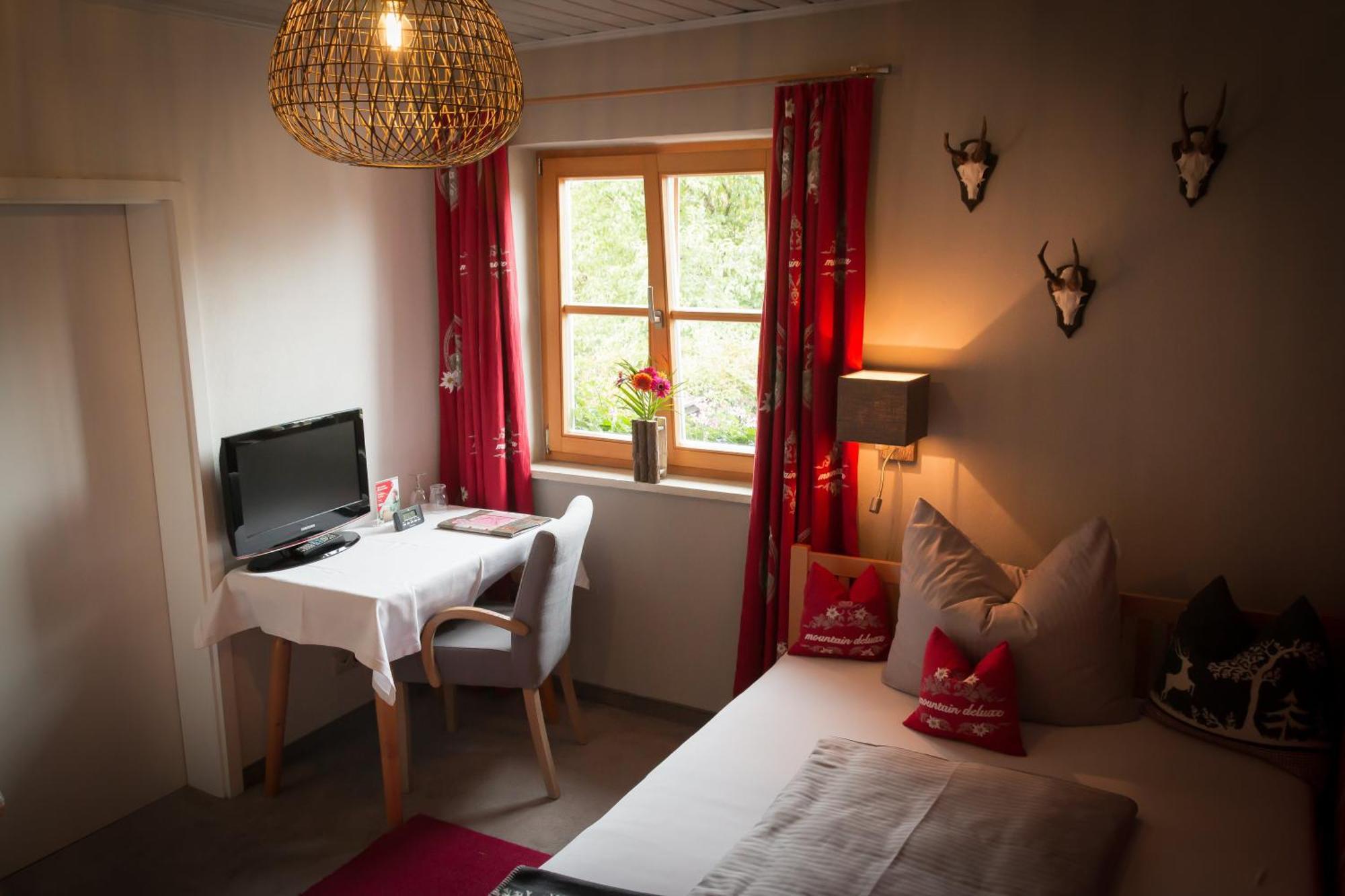 Gaestehaus Sattlerhof Bernau am Chiemsee Esterno foto